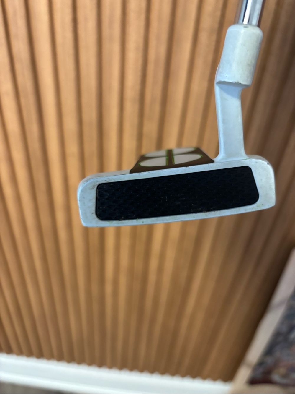 Green Golf Putter - Picture 5 of 6